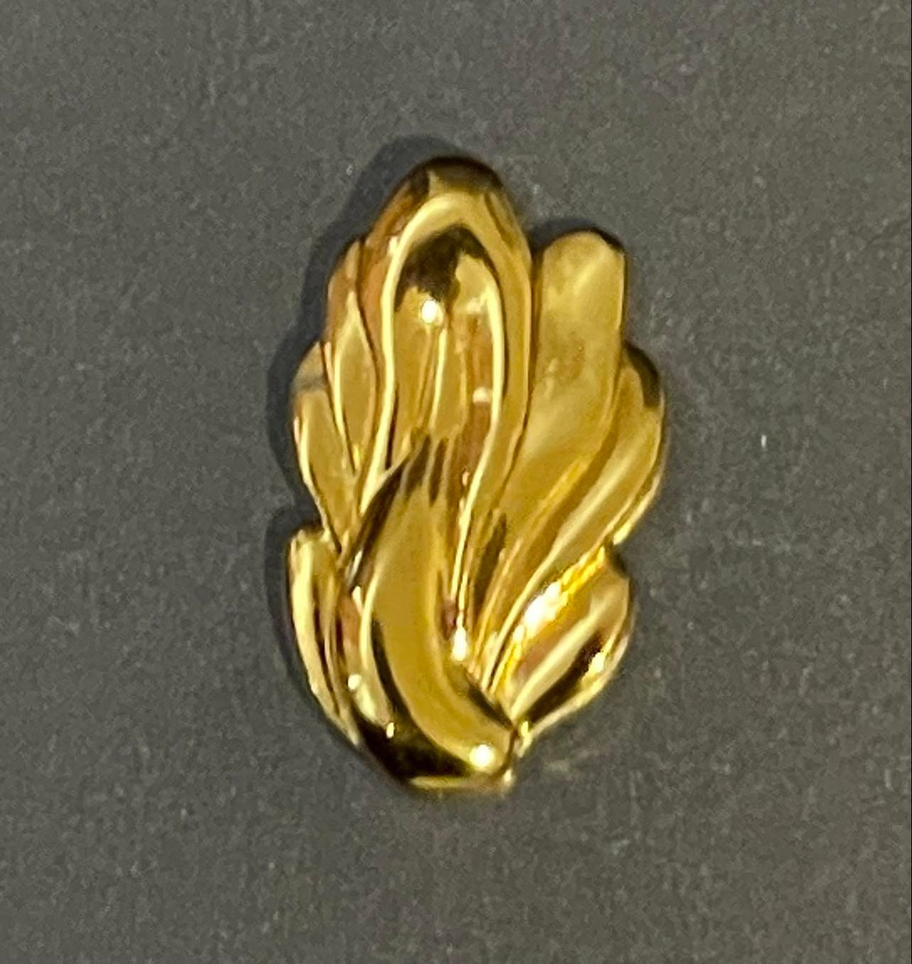 Penumbra Oyster Embellishment- Gold
