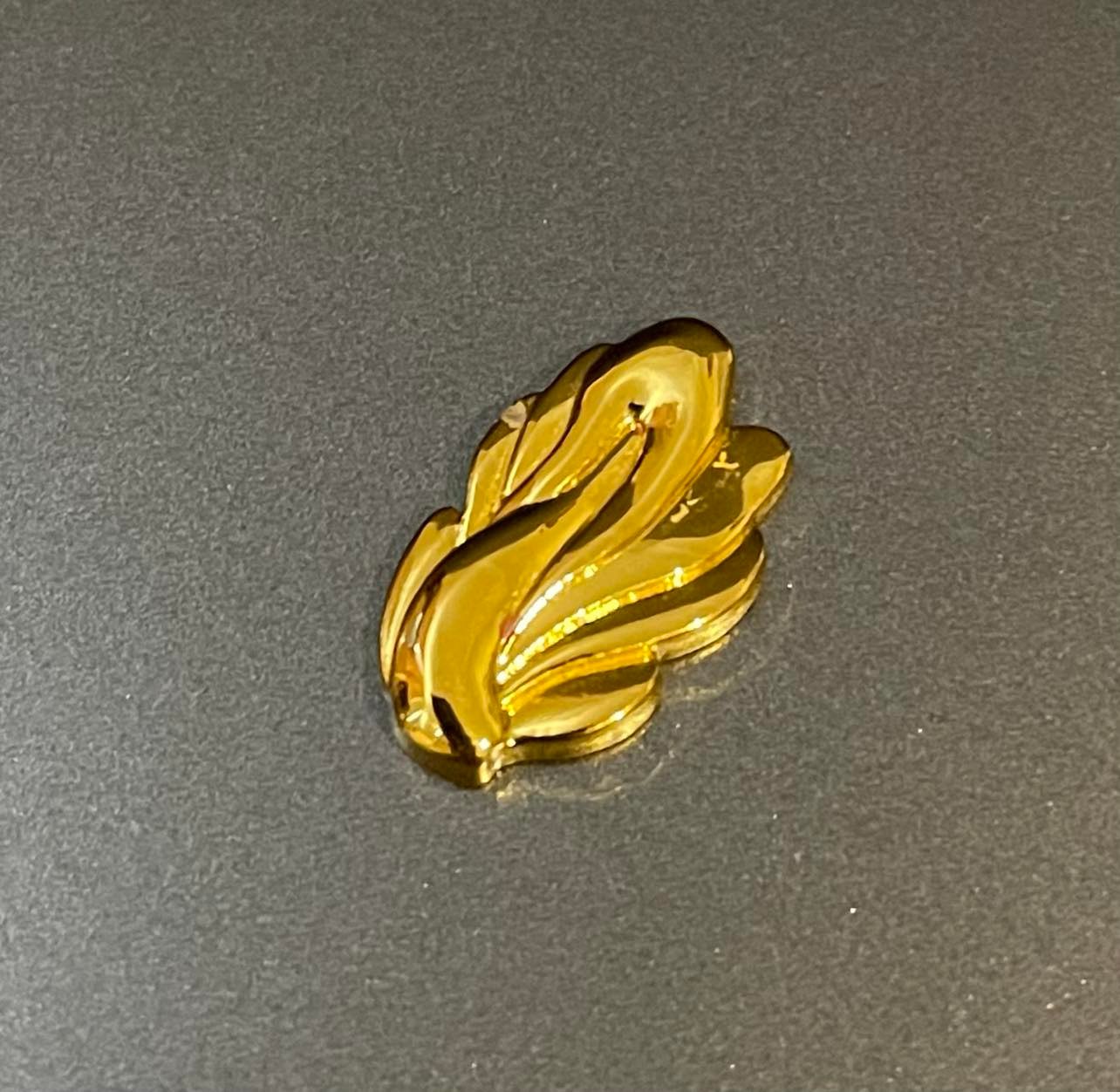 Penumbra Oyster Embellishment- Gold
